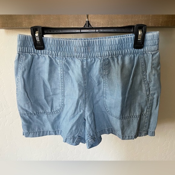 Calvin Klein| Chambray Pull-On Stretch Denim Shorts in Lyocell, Size 6•••Comfy - Picture 1 of 8